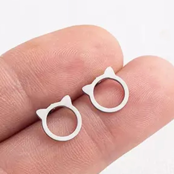 Stainless Steel Circle Cat Stud Earrings - Picture 2 of 4
